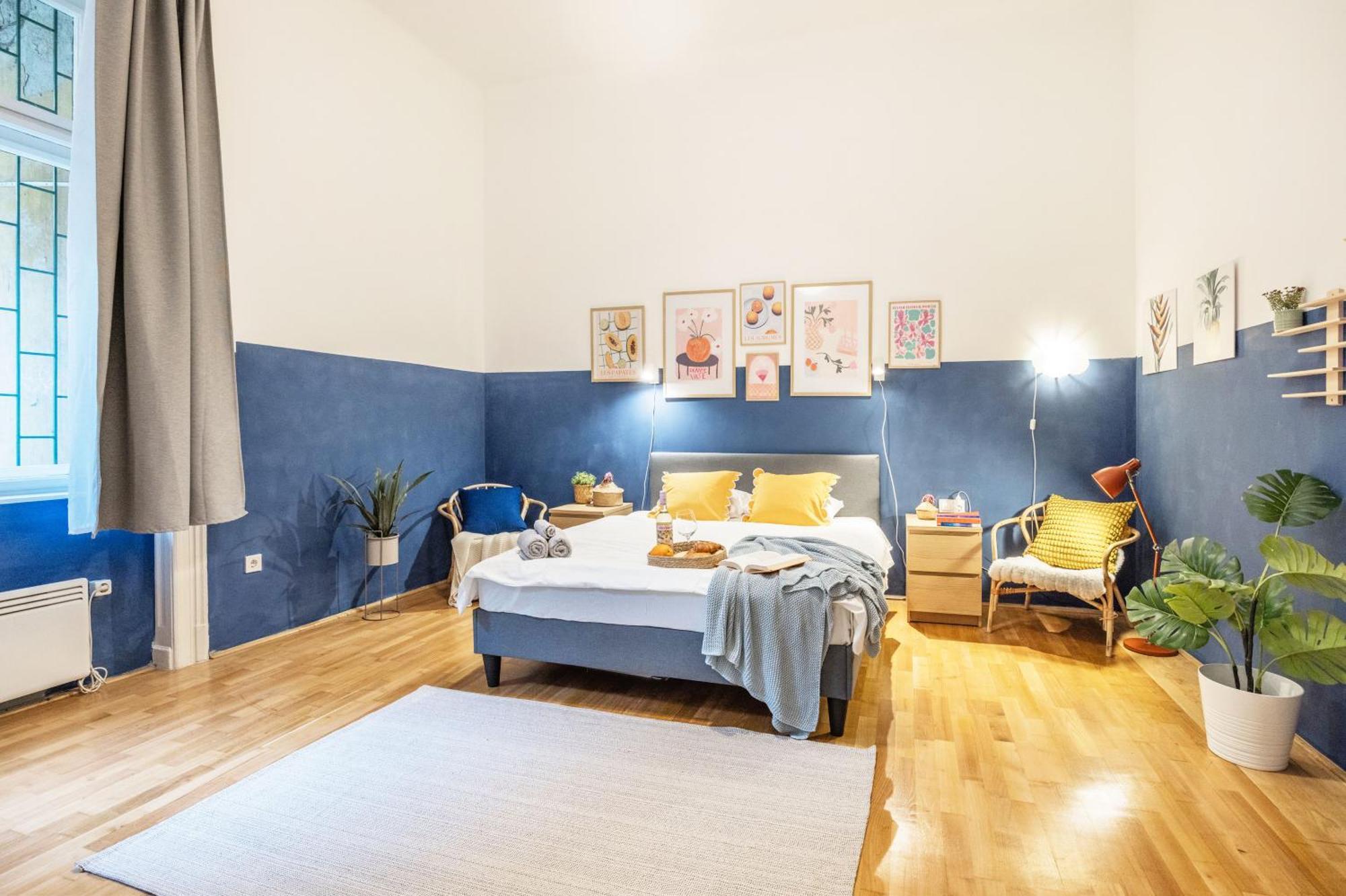 - 2 Min To Newyork Cafe Apartman *